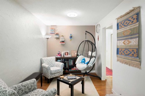 3212 Dover Crescent Se, Calgary, AB - Indoor Photo Showing Other Room