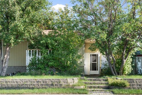 3212 Dover Crescent SE Calgary, AB T2B 1V2