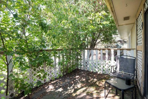 3212 Dover Crescent Se, Calgary, AB - Outdoor