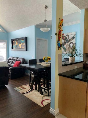 308-11170 30 Street Sw, Calgary, AB - Indoor Photo Showing Living Room