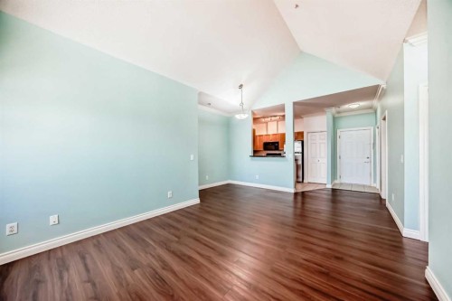 308-11170 30 Street Sw, Calgary, AB - Indoor Photo Showing Other Room