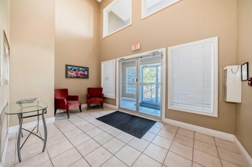 308-11170 30 Street Sw, Calgary, AB - Indoor Photo Showing Other Room
