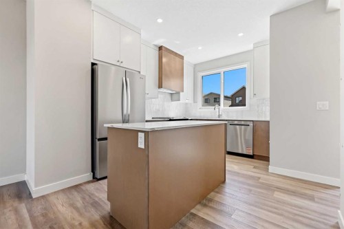 7023 Rangeview Avenue Se, Calgary, AB - Indoor Photo Showing Kitchen With Stainless Steel Kitchen With Upgraded Kitchen