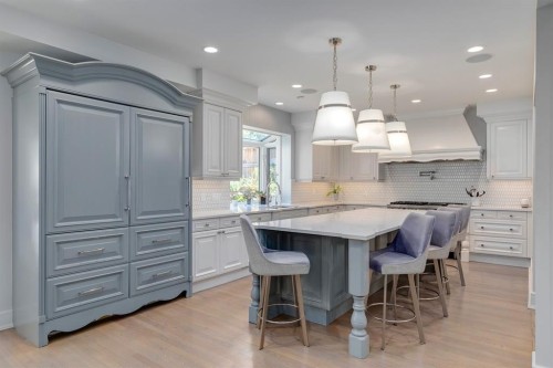 1212 Montreal Avenue Sw, Calgary, AB - Indoor Photo Showing Kitchen With Upgraded Kitchen