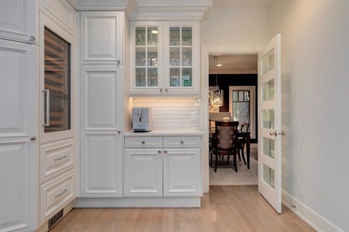 1212 Montreal Avenue Sw, Calgary, AB - Indoor Photo Showing Other Room