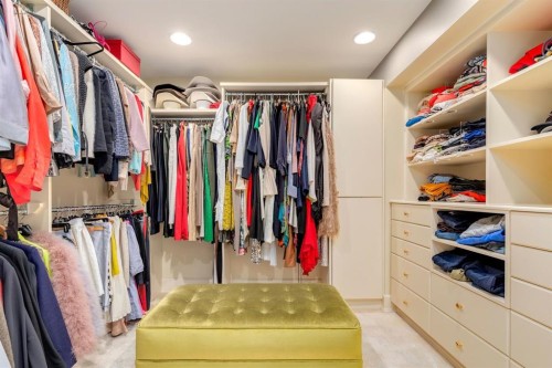 1212 Montreal Avenue Sw, Calgary, AB - Indoor With Storage