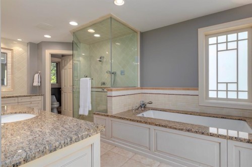 1212 Montreal Avenue Sw, Calgary, AB - Indoor Photo Showing Bathroom