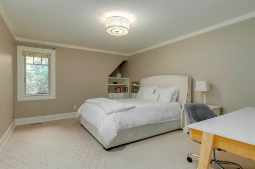 1212 Montreal Avenue Sw, Calgary, AB - Indoor Photo Showing Bedroom