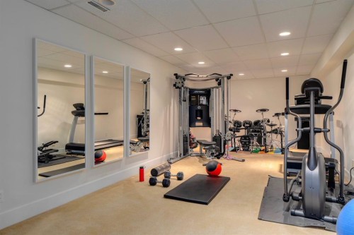 1212 Montreal Avenue Sw, Calgary, AB - Indoor Photo Showing Gym Room