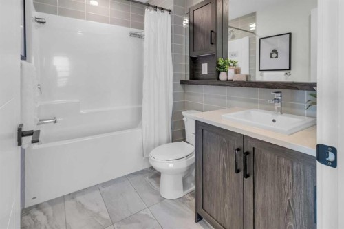1402-350 Livingston Common Ne, Calgary, AB - Indoor Photo Showing Bathroom