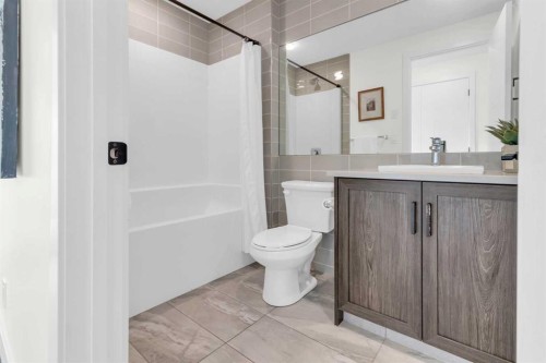 1402-350 Livingston Common Ne, Calgary, AB - Indoor Photo Showing Bathroom