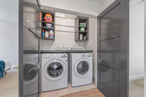 3-1405 1St Avenue, Canmore, AB - Indoor Photo Showing Laundry Room