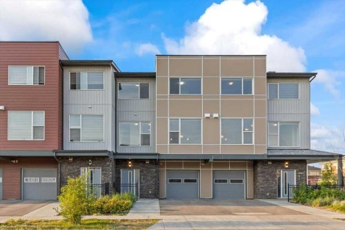 92 Saddlestone Drive NE Calgary, AB T3J 0W4