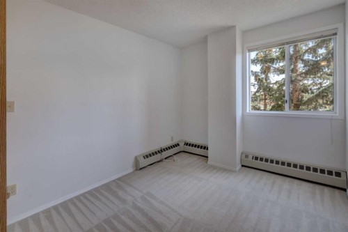 403-2011 University Drive Nw, Calgary, AB - Indoor Photo Showing Other Room