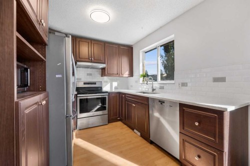 47 Martindale Mews Ne, Calgary, AB - Indoor Photo Showing Kitchen
