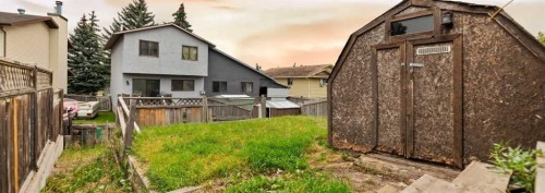 110 39 Street Se, Calgary, AB - Outdoor