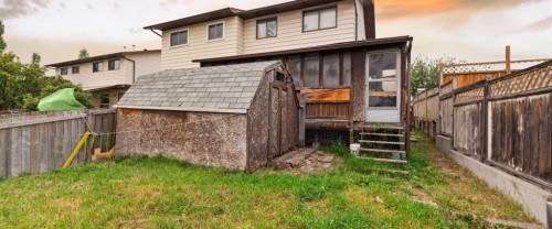 110 39 Street Se, Calgary, AB - Outdoor With Exterior