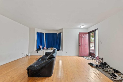 110 39 Street Se, Calgary, AB - Indoor