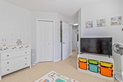 295 Coventry Road Ne, Calgary, AB - Indoor Photo Showing Bedroom