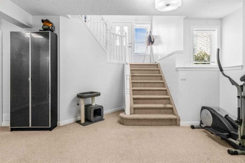 295 Coventry Road Ne, Calgary, AB - Indoor