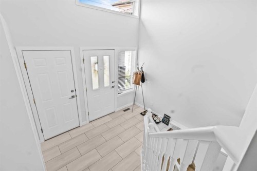 295 Coventry Road Ne, Calgary, AB - Indoor