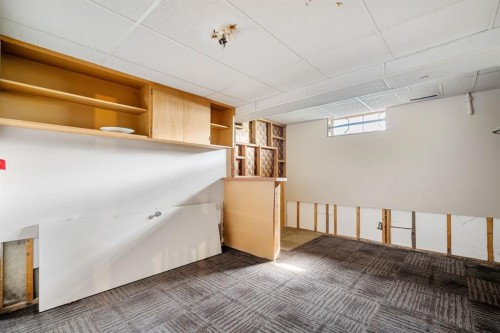 427 Willow Grove Crescent Se, Calgary, AB - Indoor Photo Showing Other Room