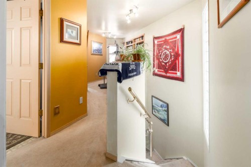 2219 Westmount Road Nw, Calgary, AB - Indoor Photo Showing Other Room