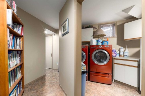 2219 Westmount Road Nw, Calgary, AB - Indoor Photo Showing Laundry Room