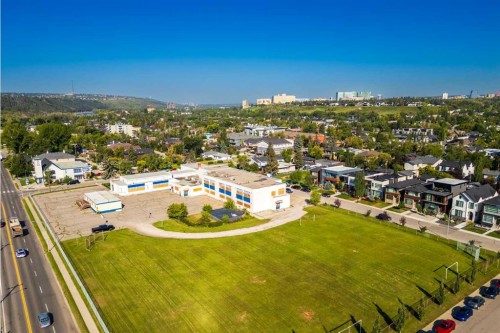 2219 Westmount Road Nw, Calgary, AB - Outdoor With View