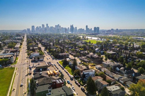 2219 Westmount Road Nw, Calgary, AB - Outdoor With View