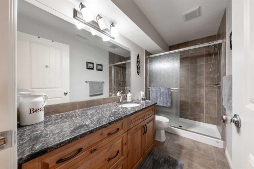 178 Prairie Springs Crescent Sw, Airdrie, AB - Indoor Photo Showing Bathroom