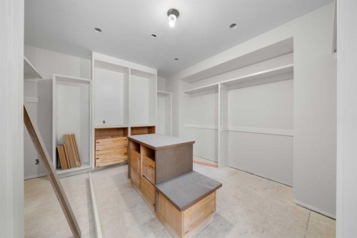 518 33 Avenue Sw, Calgary, AB - Indoor Photo Showing Other Room