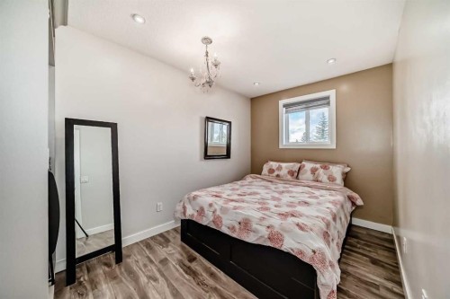 42 Taraglen Road Ne, Calgary, AB - Indoor Photo Showing Bedroom