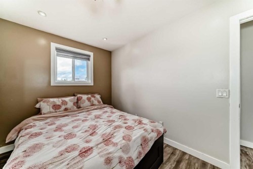 42 Taraglen Road Ne, Calgary, AB - Indoor Photo Showing Bedroom