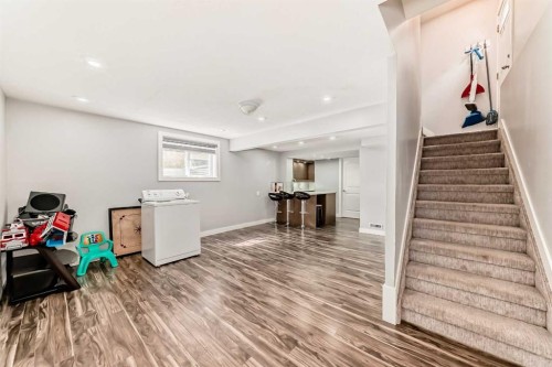 42 Taraglen Road Ne, Calgary, AB - Indoor Photo Showing Other Room