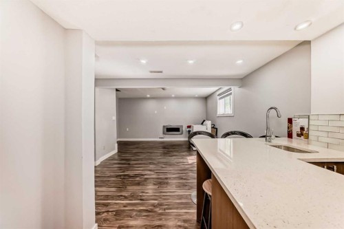 42 Taraglen Road Ne, Calgary, AB - Indoor Photo Showing Other Room