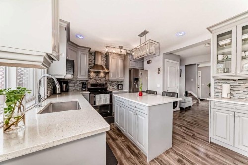 42 Taraglen Road Ne, Calgary, AB - Indoor Photo Showing Kitchen