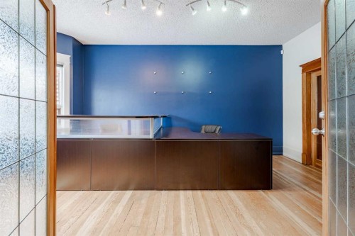 1732 11 Avenue Sw, Calgary, AB 