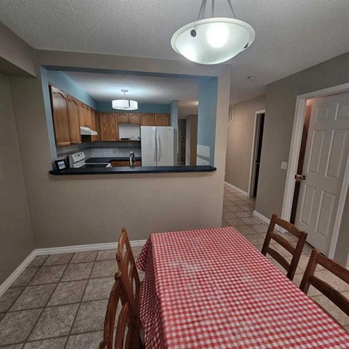 5 Country Village Landing Ne, Calgary, AB - Indoor