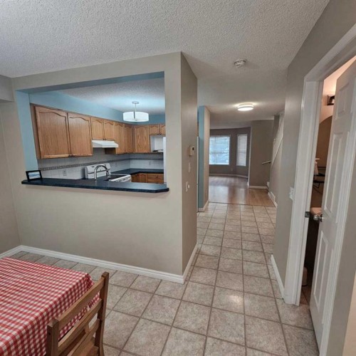 5 Country Village Landing Ne, Calgary, AB - Indoor Photo Showing Kitchen