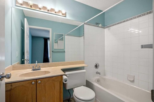 5 Country Village Landing Ne, Calgary, AB - Indoor Photo Showing Bathroom