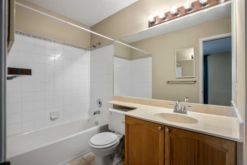 5 Country Village Landing Ne, Calgary, AB - Indoor Photo Showing Bathroom