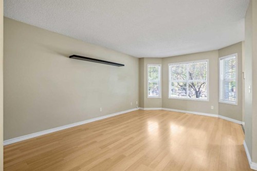 5 Country Village Landing Ne, Calgary, AB - Indoor Photo Showing Other Room