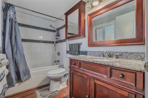 8 Pinelore Place Ne, Calgary, AB - Indoor Photo Showing Bathroom