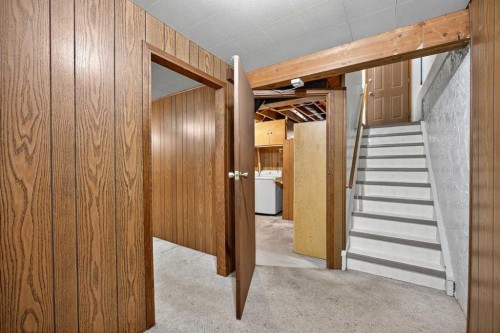 3012 30 Avenue Se, Calgary, AB - Indoor Photo Showing Other Room