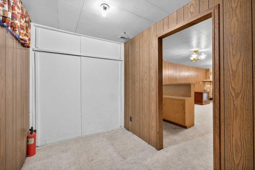 3012 30 Avenue Se, Calgary, AB - Indoor Photo Showing Other Room