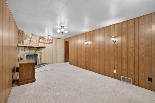 3012 30 Avenue Se, Calgary, AB - Indoor Photo Showing Other Room