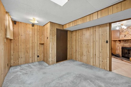 3012 30 Avenue Se, Calgary, AB - Indoor Photo Showing Other Room