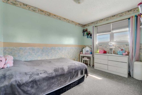 4771 Rundlehorn Drive Ne, Calgary, AB - Indoor Photo Showing Bedroom