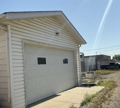 223 6 Street, Beiseker, AB 